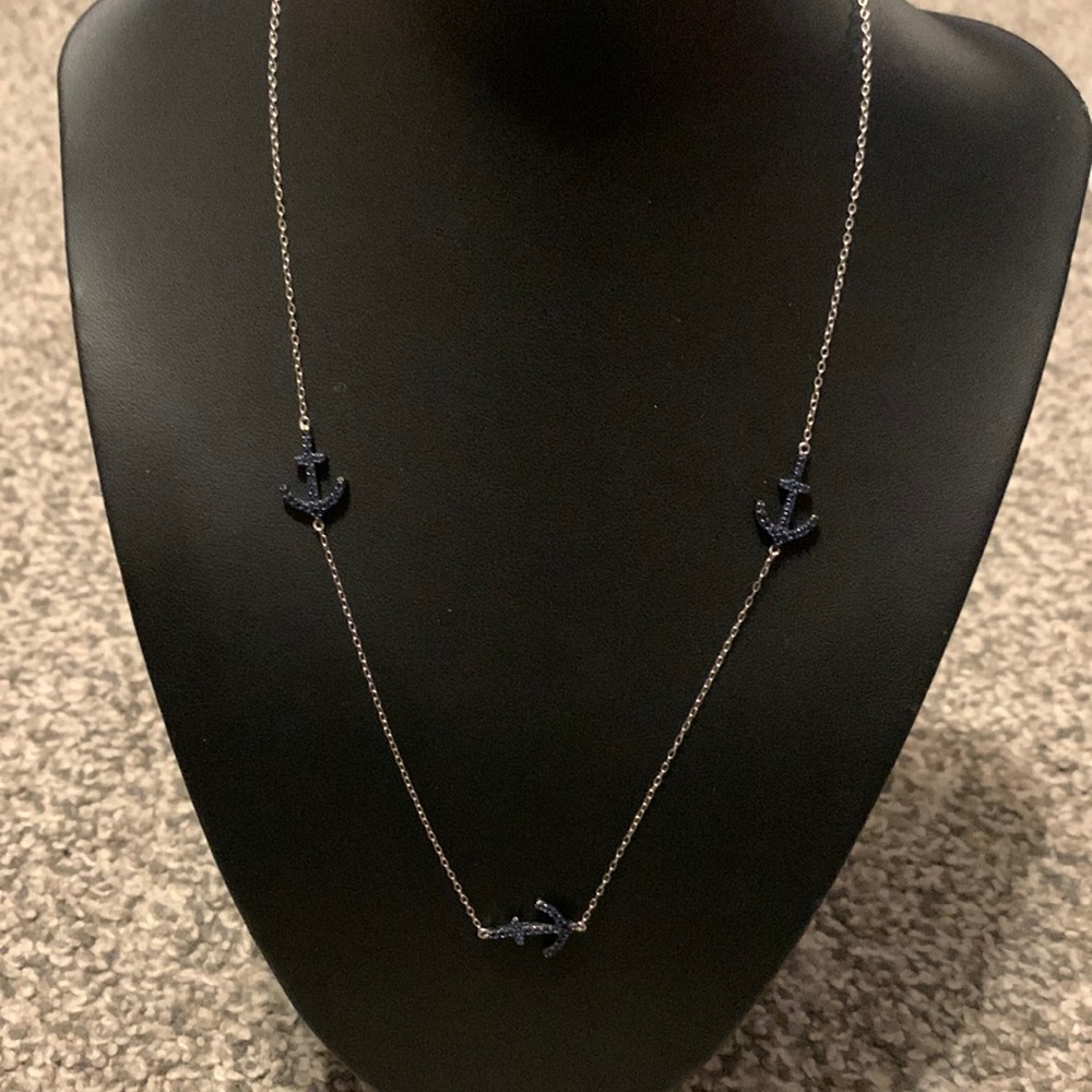 Silver anchor necklace